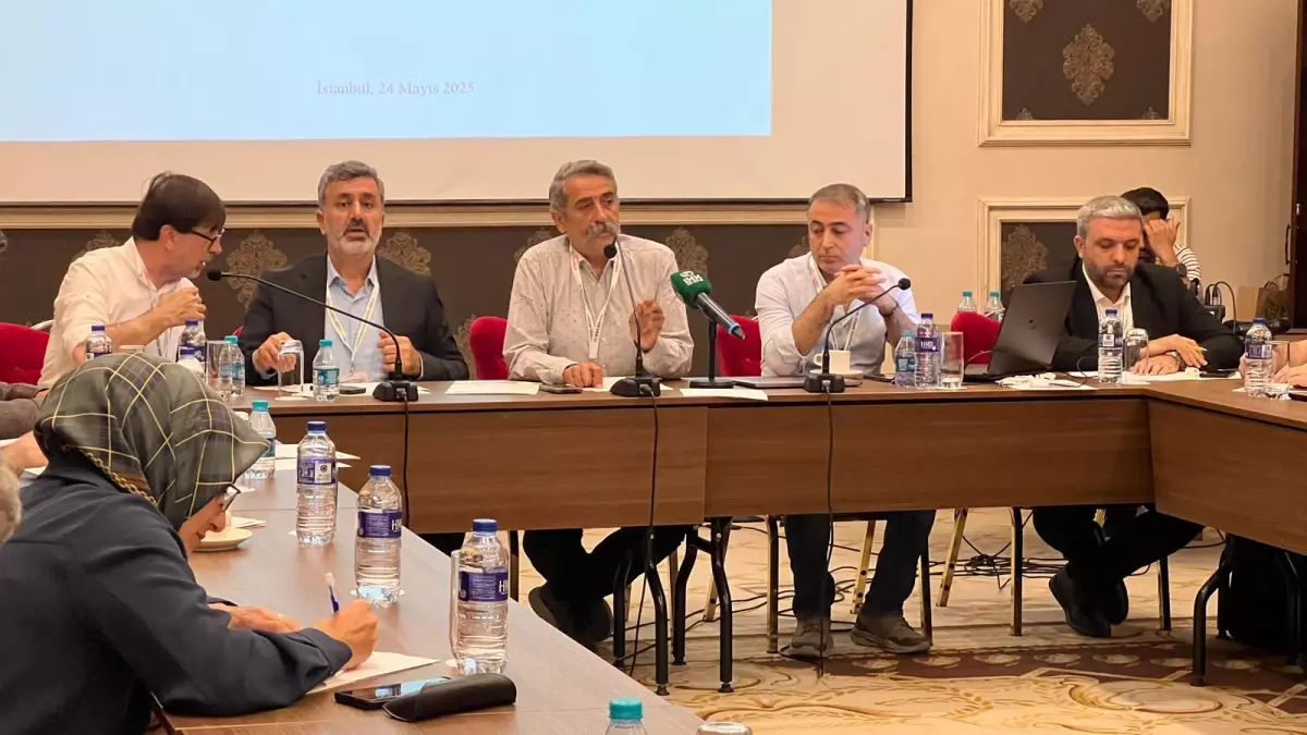 İHH\'dan \'Yeni Süreç\' Çalıştayı
