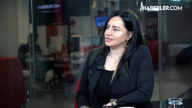Kübra Karahanoğlu: Yapay zekayla yazılan metinlerde 'Yazarım' demek doğru değil Kübra Karahanoğlu: Yapay zekayla yazılan metinlerde 'Yazarım' demek doğru değil