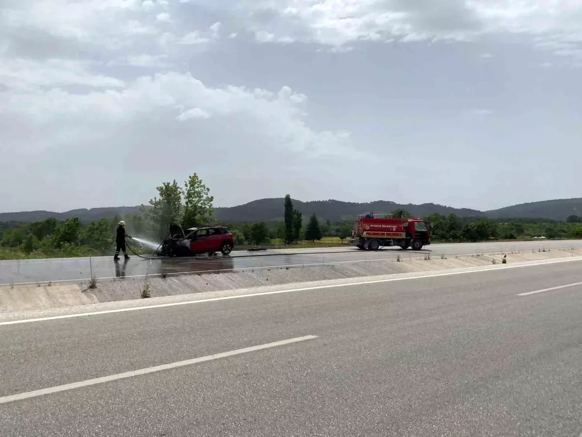 Ayvacık’ta Otomobil Yangını