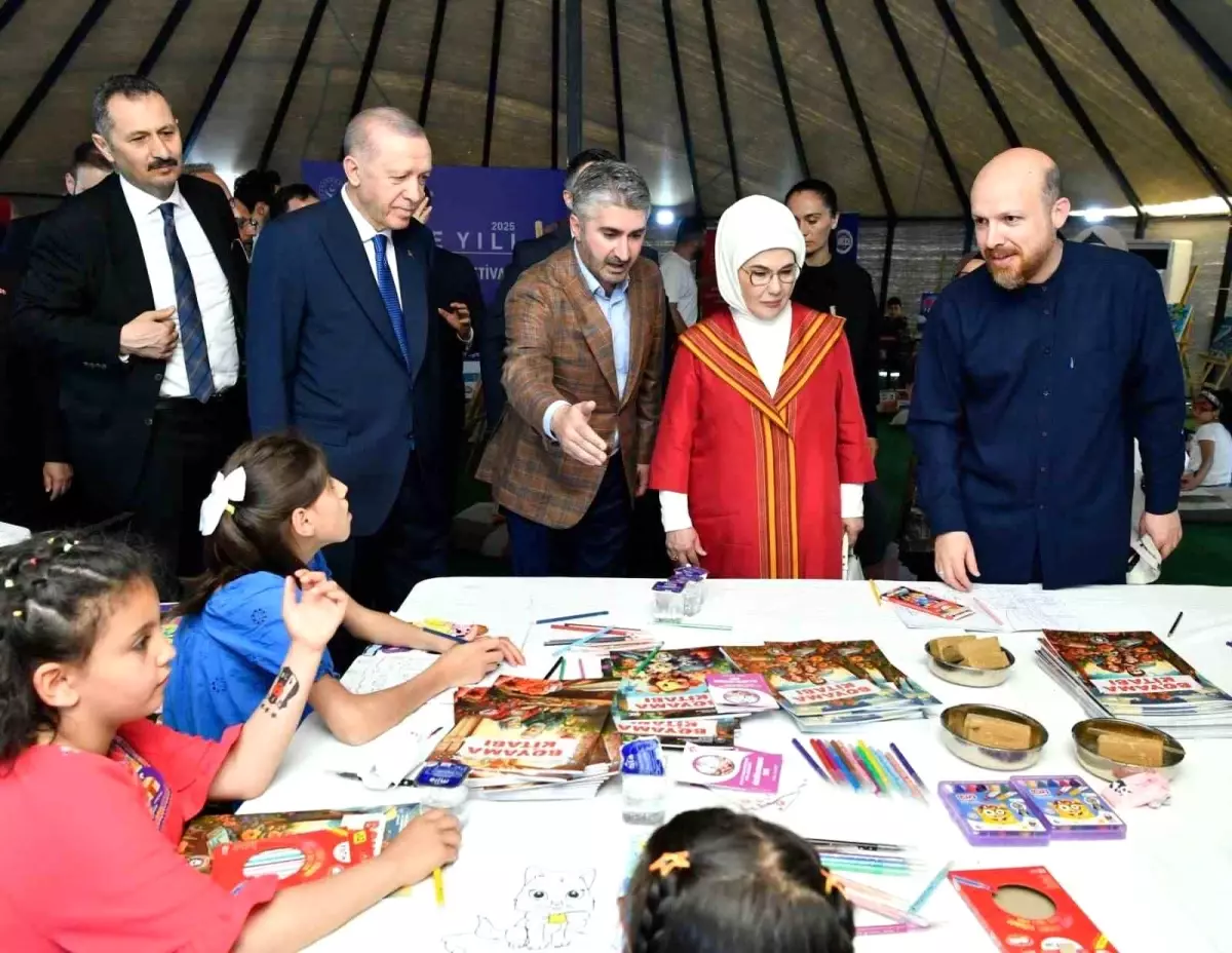 Bakan Yardımcısı Zafer Tarıkdaroğlu, Cumhurbaşkanı Erdoğan\'a Etnospor Festivali\'nde eşlik etti