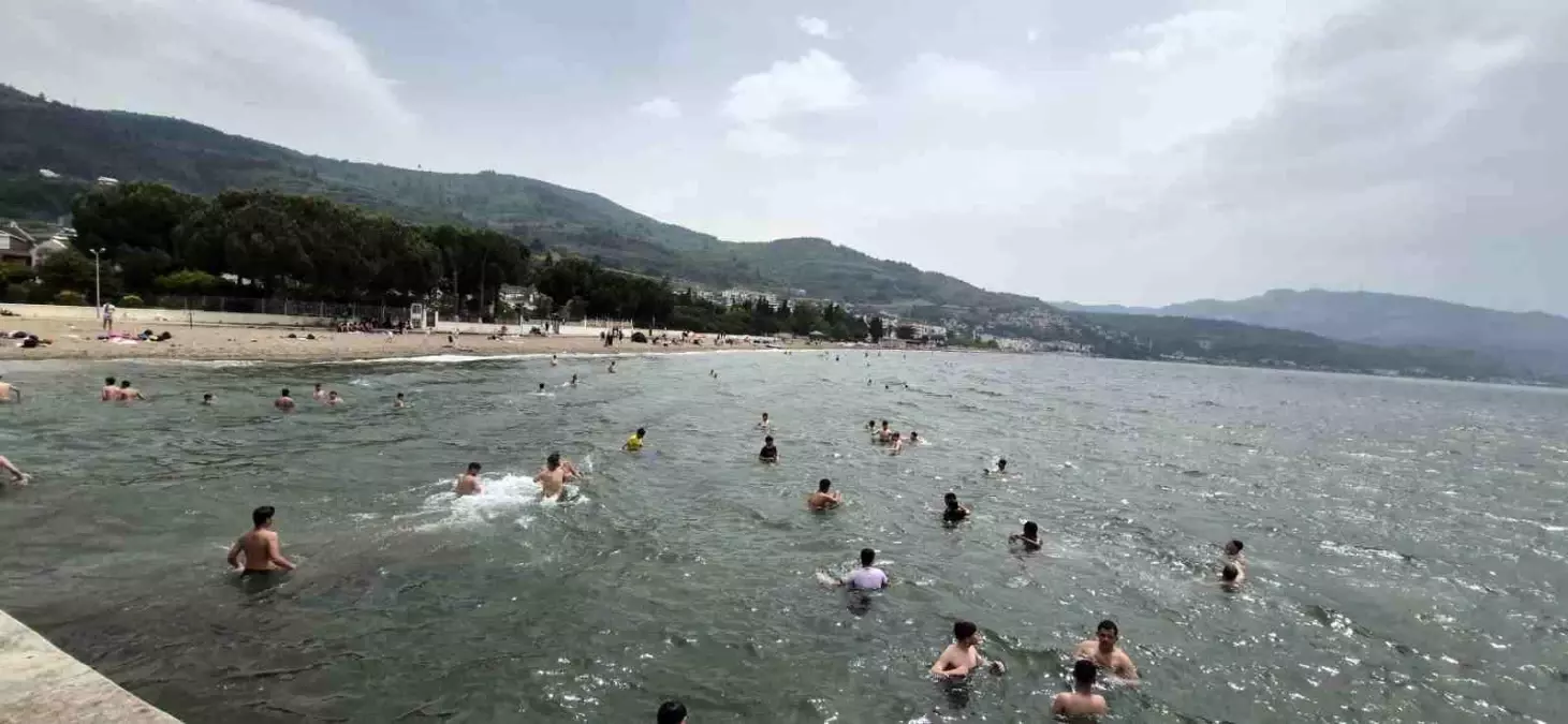 Bursa\'da Sıcak Hava Pikniği ve Deniz Keyfi Getirdi