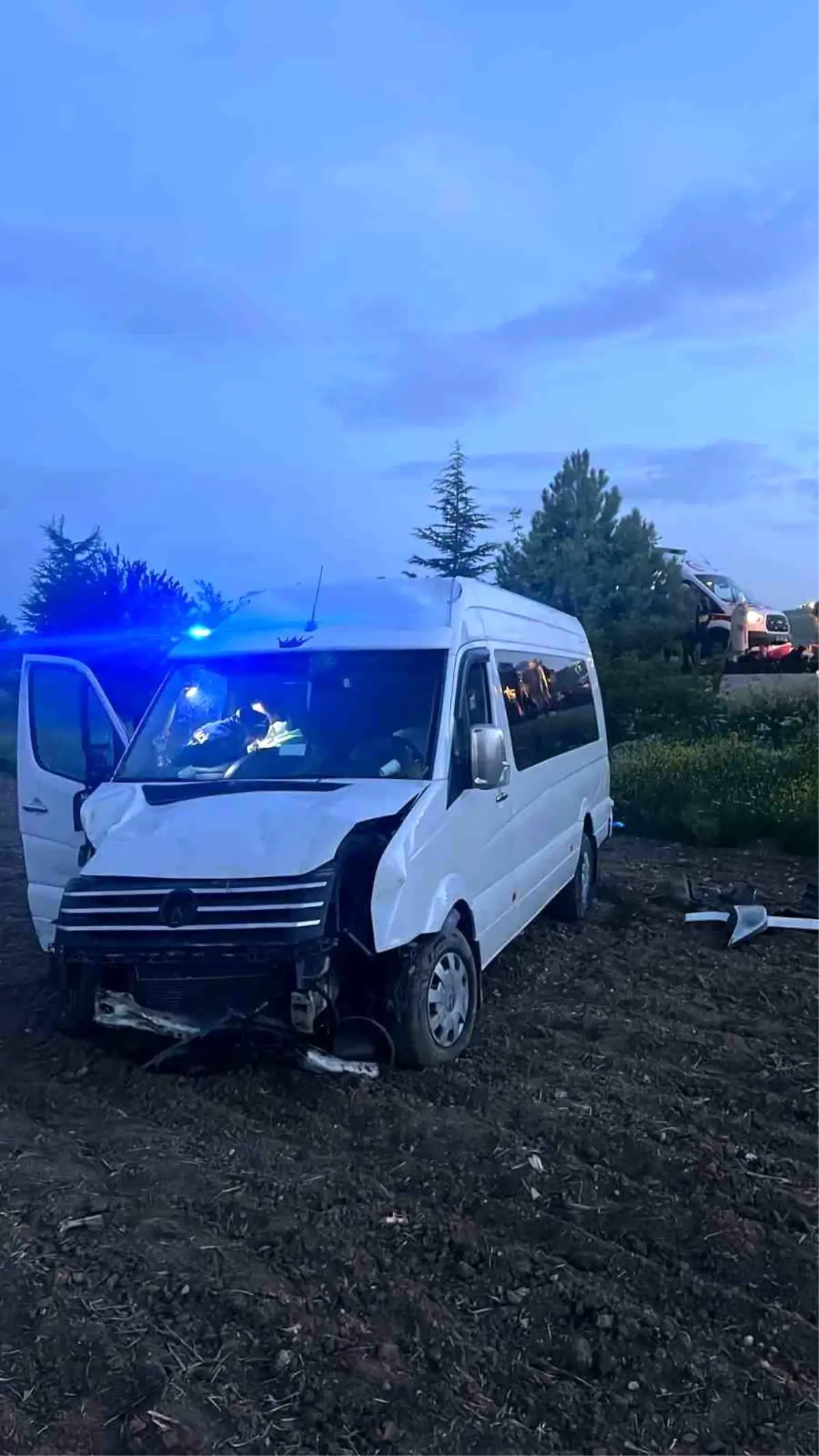 Afyonkarahisar\'da Minibüs Devrildi, 6 Yaralı