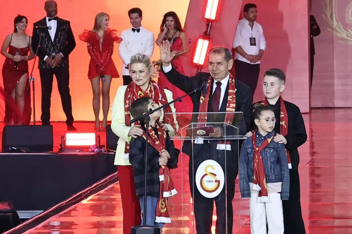 Galatasaray Başkanı Dursun Özbek\'ten Osimhen açıklaması