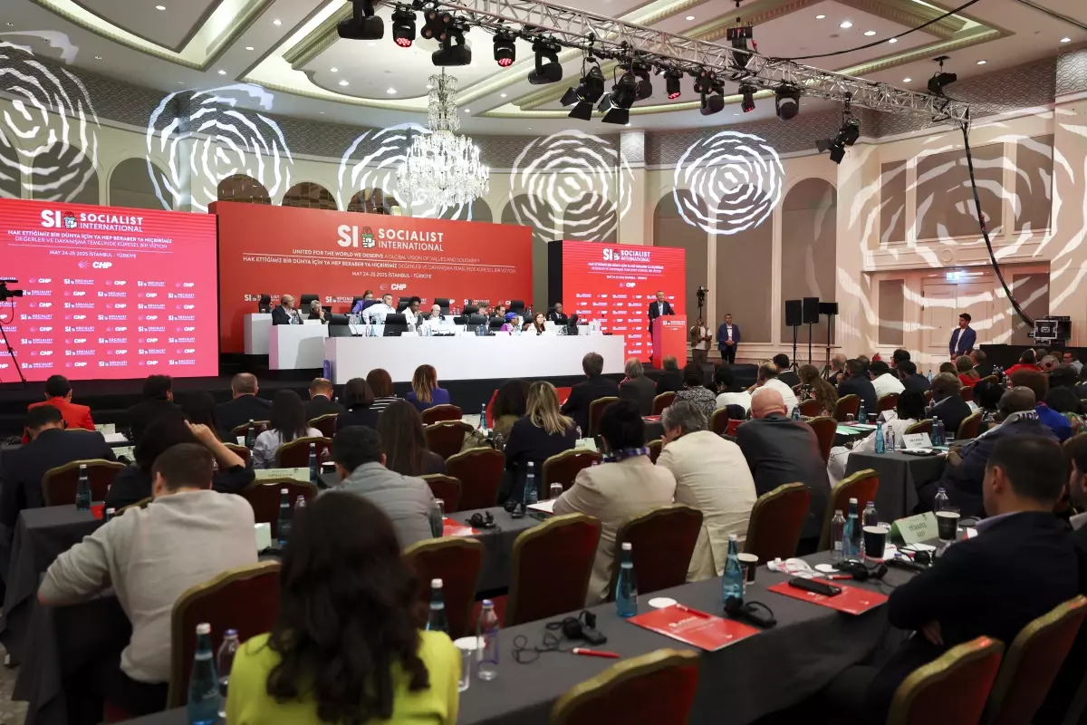 CHP Lideri Özgür Özel\'den İstanbul\'da Önemli Mesajlar