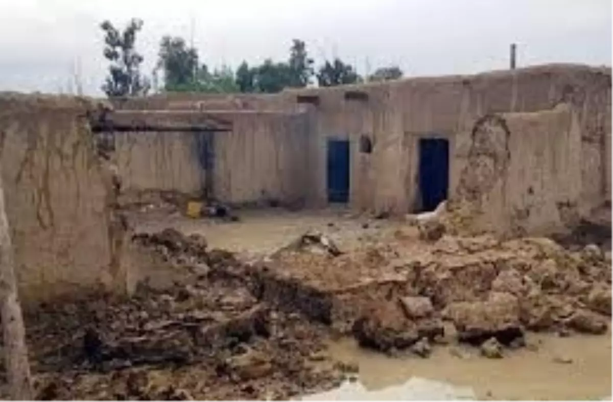 Pakistan\'da fırtına: 18 kişi hayatını kaybetti