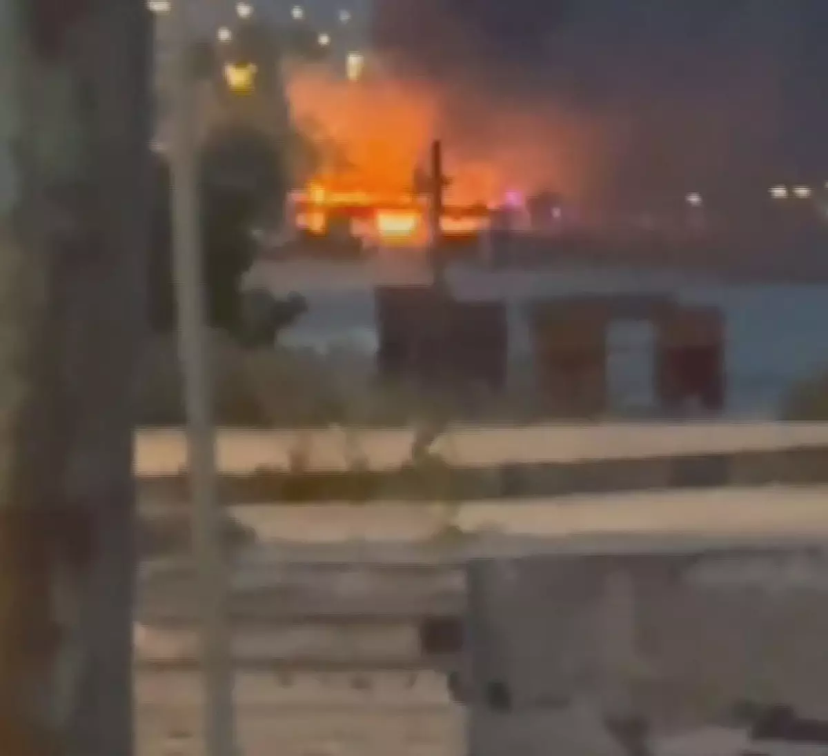 Silivri\'de Kafe Yangını