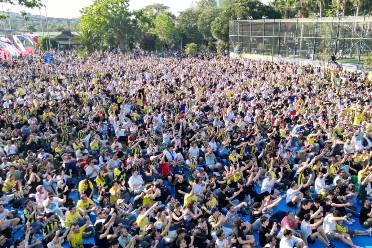 Taraftar tepki göstermişti! Mudanya Belediyesi Fenerbahçe maçını yayınlamayacak