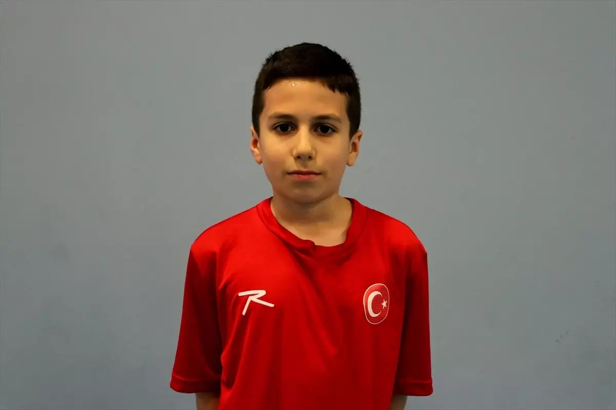 10 Yaşındaki Badminton Yıldızı