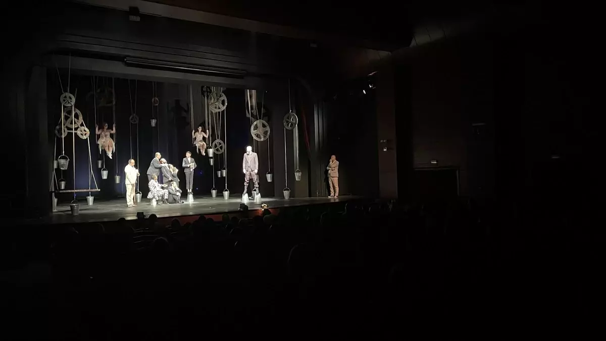 Konya\'da Tiyatro Festivali Devam Ediyor