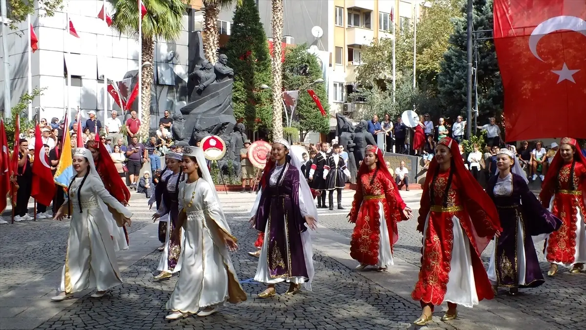 Erdek\'in Kurtuluşu Coşkuyla Kutlandı