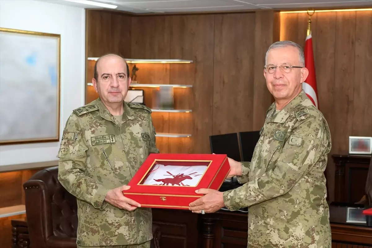 Ordu Komutanlıklarında Devir Teslim