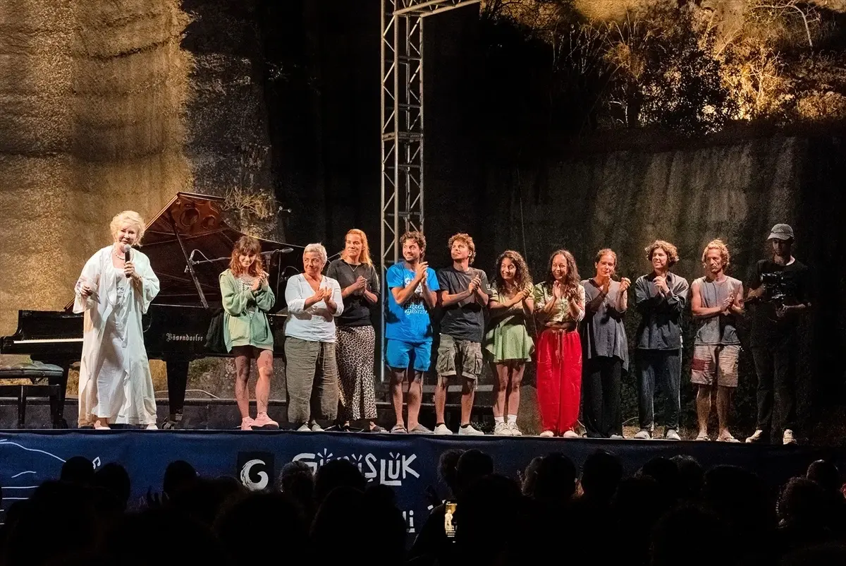 Gümüşlük Müzik Festivali Gülsin Onay Konseriyle Sona Erdi