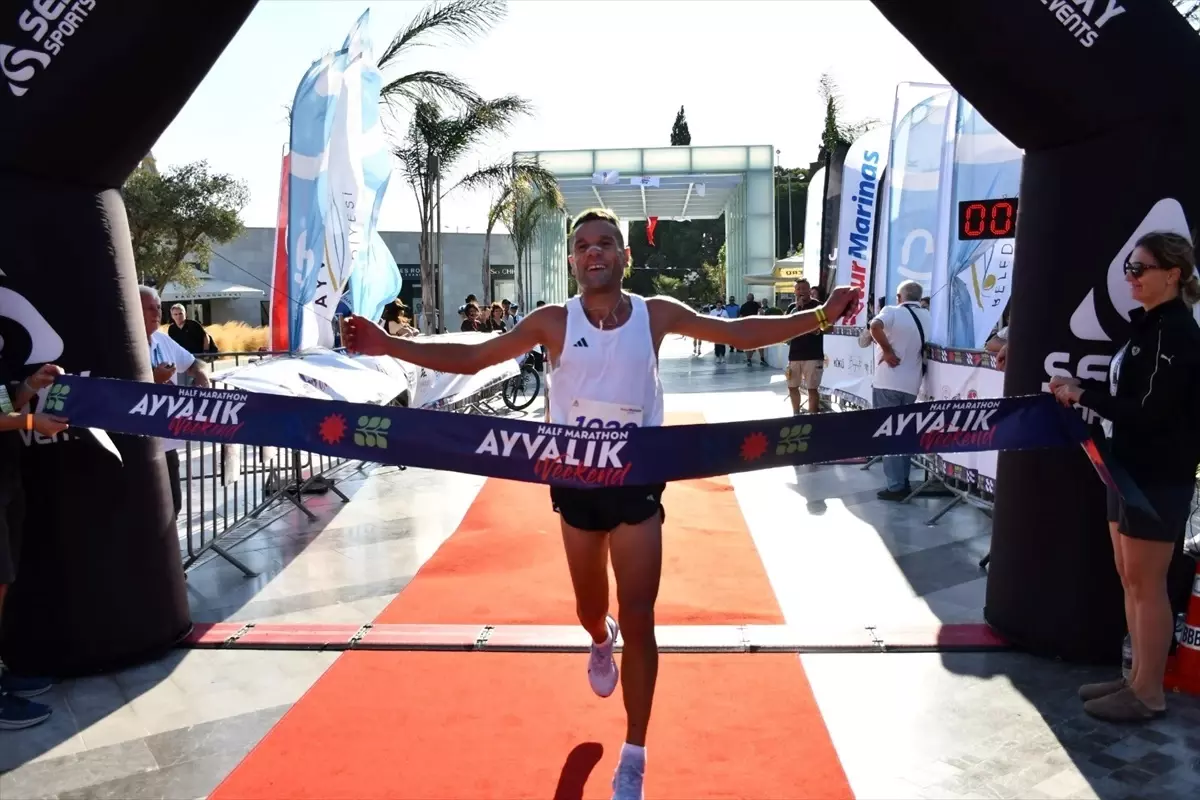Ayvalık Yarı Maratonu\'nda Zirveye İki İsim