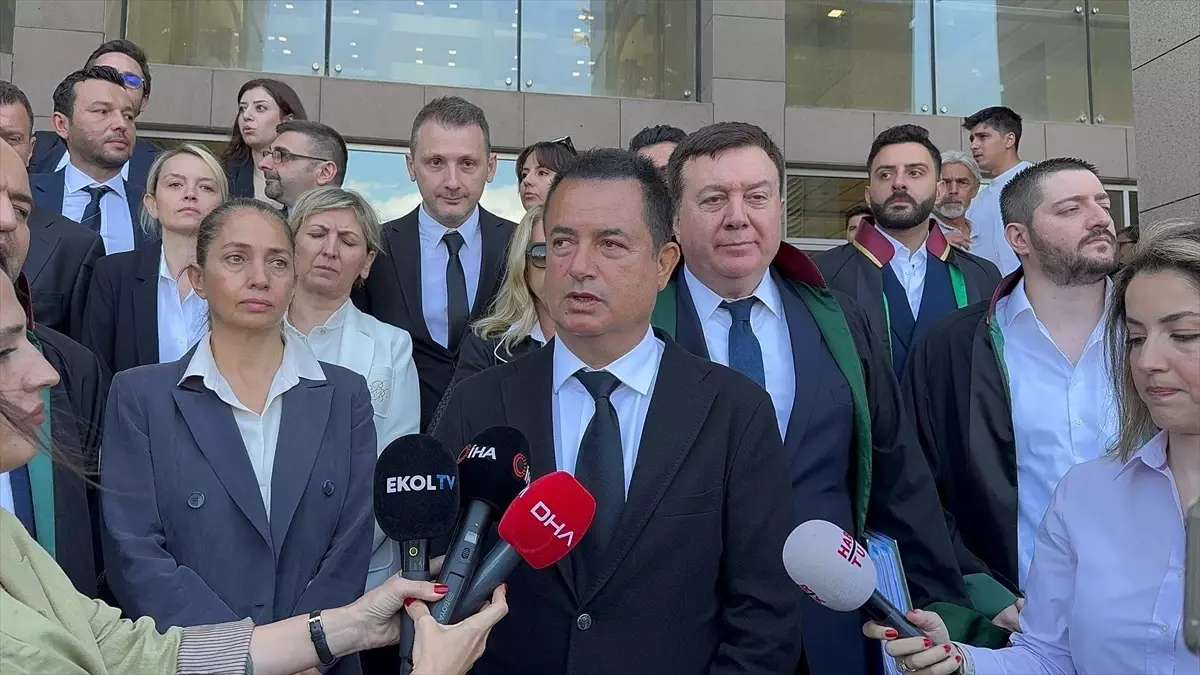 Acun Ilıcalı ve 7 Sanık, Yasa Dışı Bahis Reklamlarından Yargılanıyor
