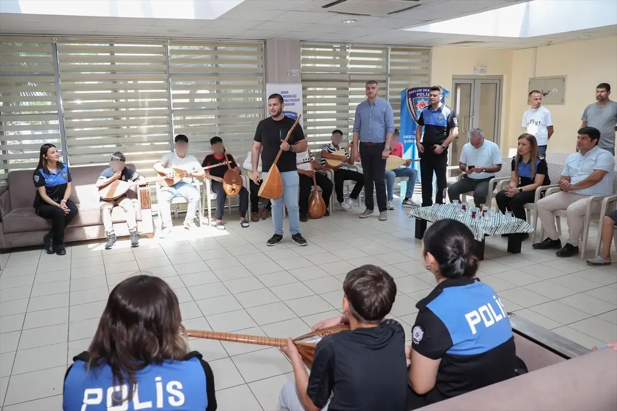 Adana\'da Çocuklara Bağlama Kursu