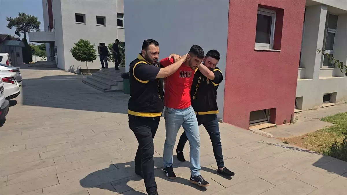 Adana\'da Hırsızlık: 20 Bin Lira ve Altın Çalındı