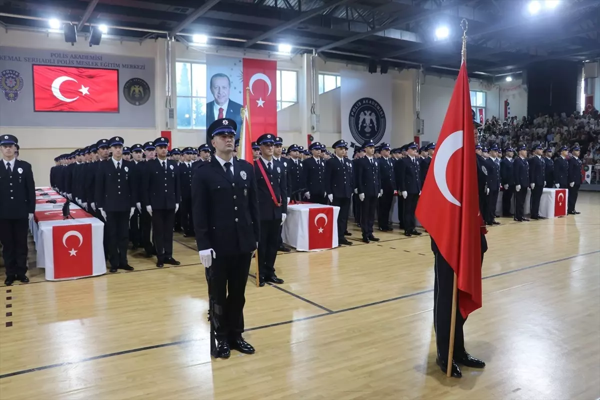 Adana\'da 323 Polis Adayı Yemin Etti