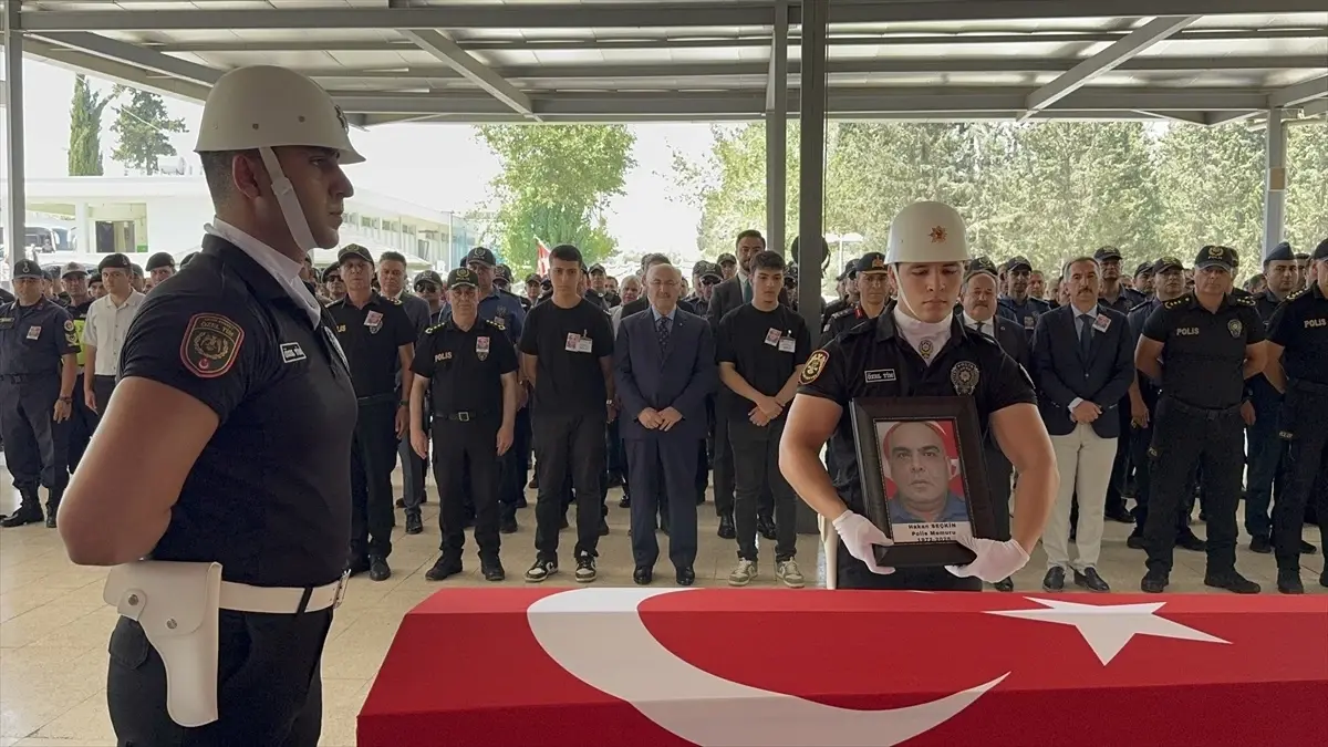 Kalp Krizi Geçiren Polis Memuru Toprağa Verildi