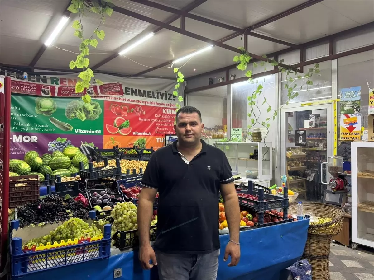 Adana\'da market çalışanının darbedildiği anlar güvenlik kamerasınca kaydedildi