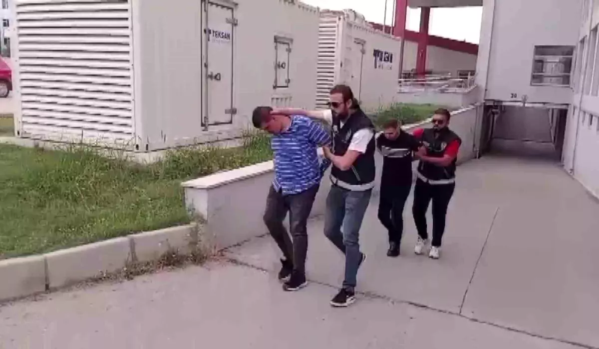 Adana\'da Tefecilik ve Silah Ticareti Operasyonu