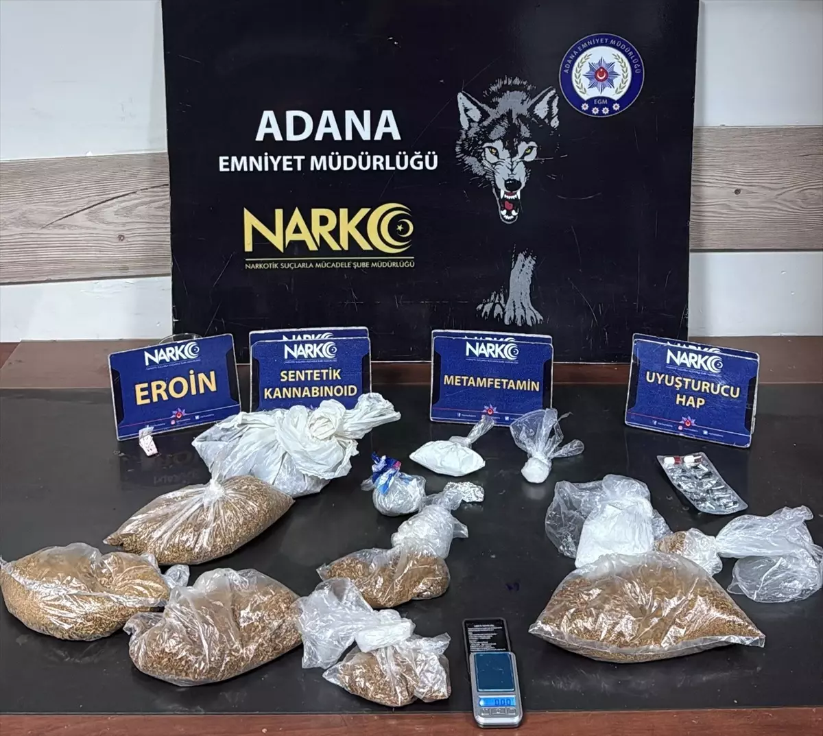 Adana\'da Uyuşturucu Operasyonu: 5 Tutuklama