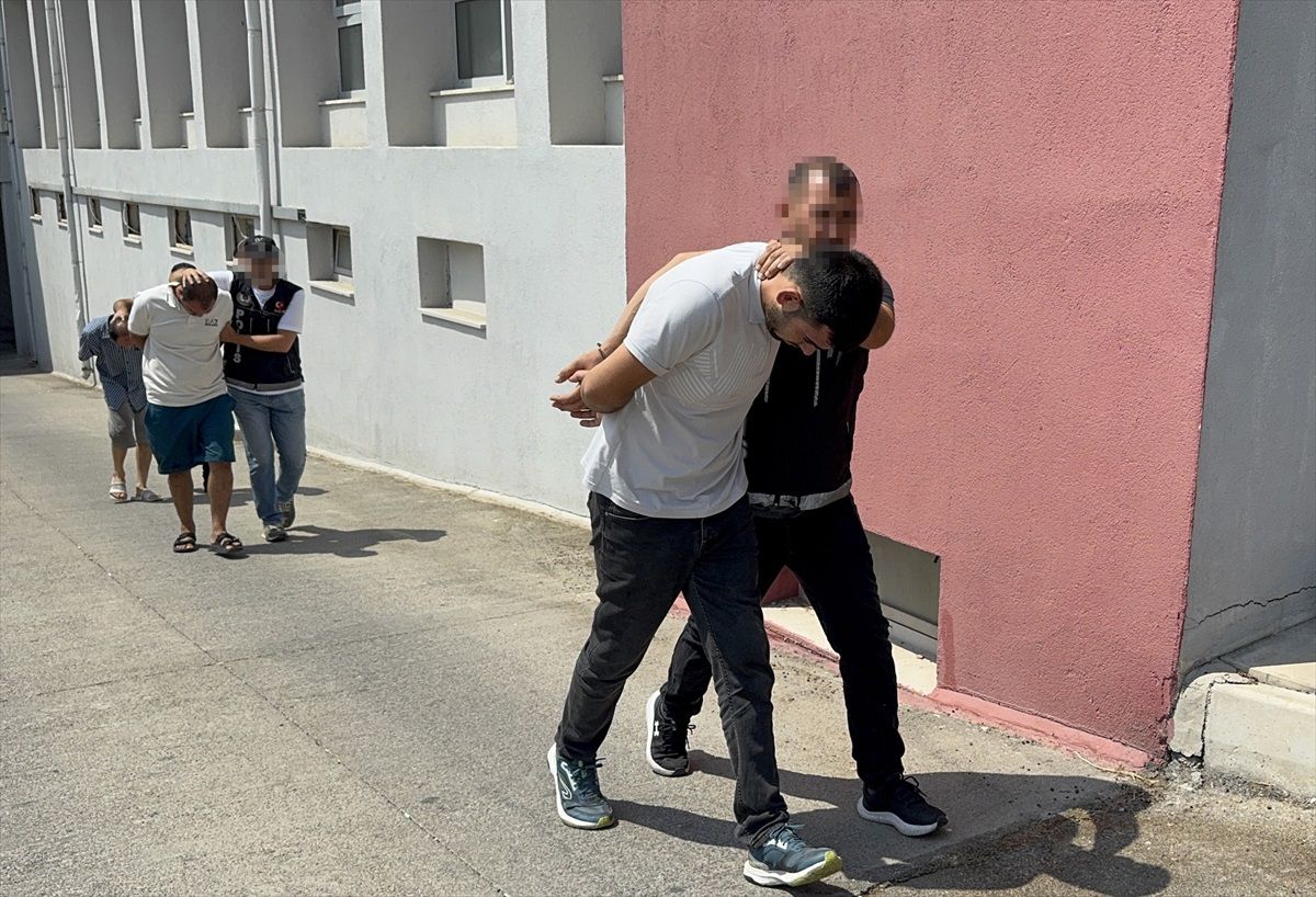 Adana\'da Uyuşturucu Operasyonu: 6 Tutuklama