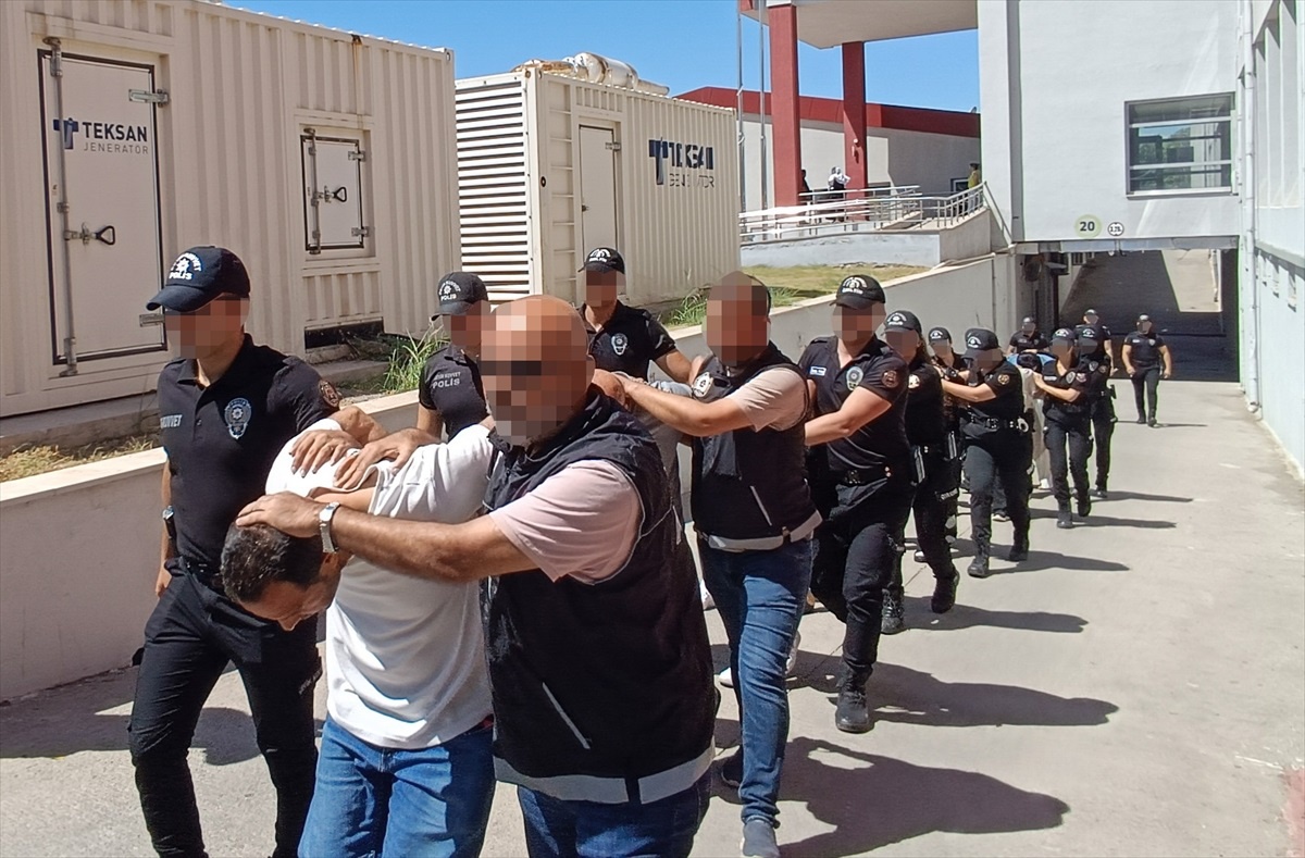 Uyuşturucu Operasyonunda 16 Tutuklama