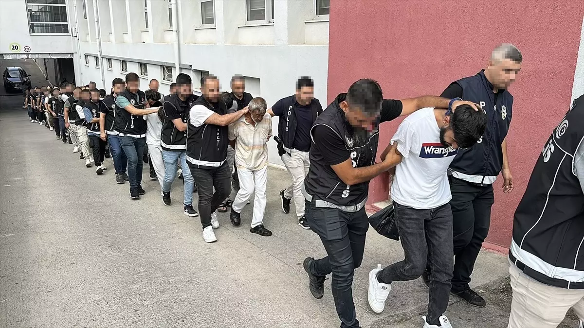 Adana\'da Uyuşturucu Operasyonu: 152 Tutuklama