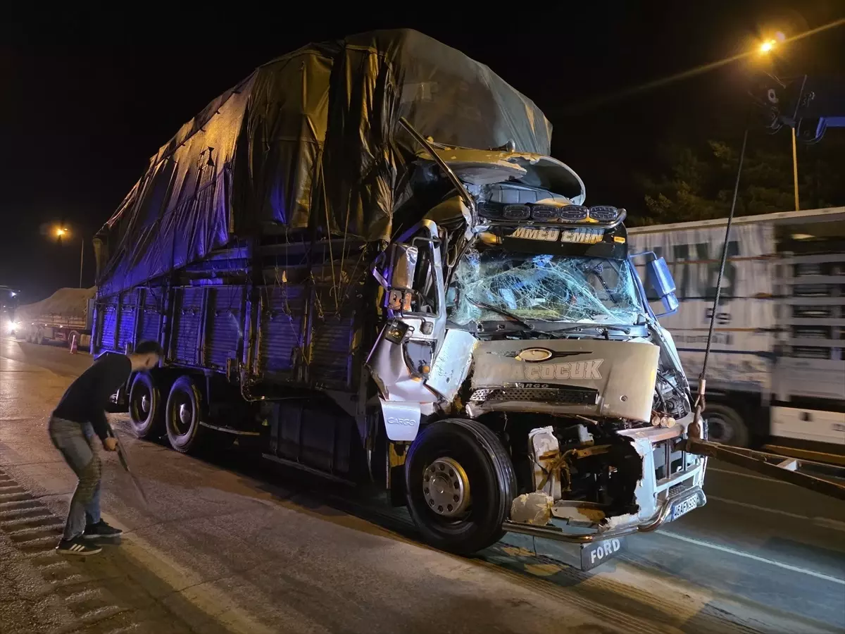 Adana-Pozantı Otoyolu\'nda Trafik Kazası