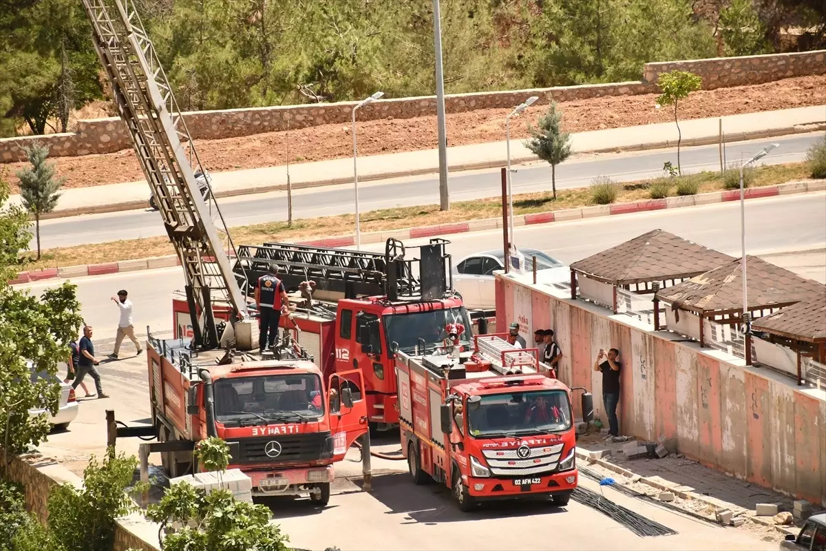 Adıyaman\'da bina inşaatında çıkan yangın söndürüldü