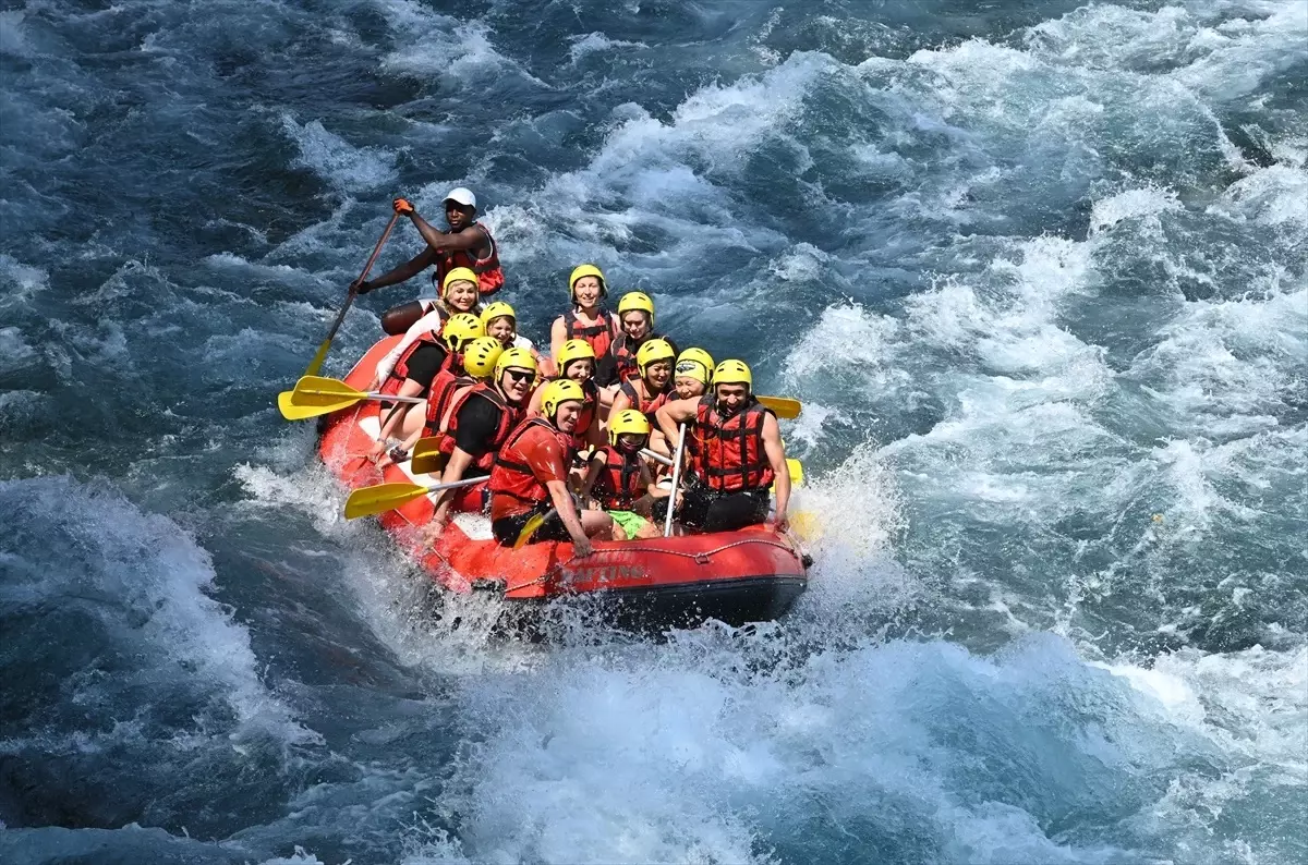 Köprüçay\'da Rafting Heyecanı