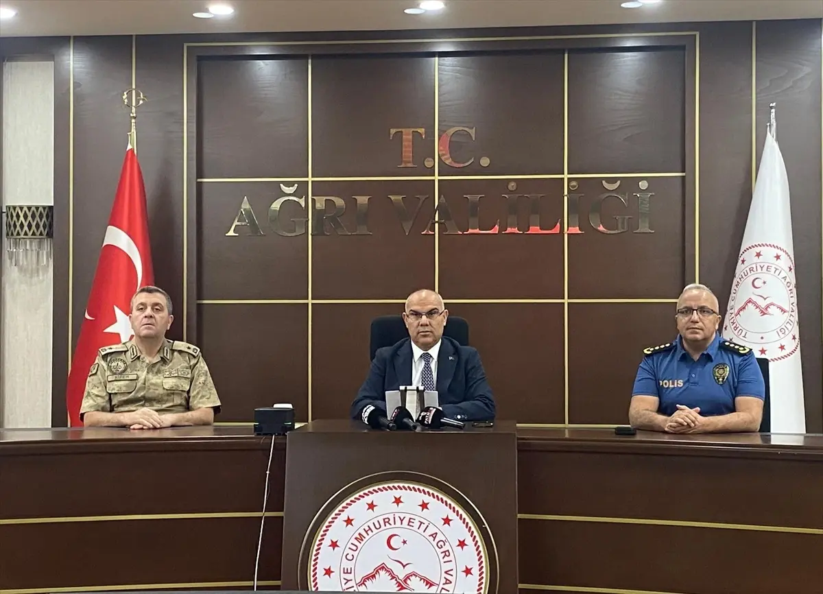 Ağrı\'da bir ayda 3 bin 427 düzensiz göçmenin ülkeye girişi engellendi