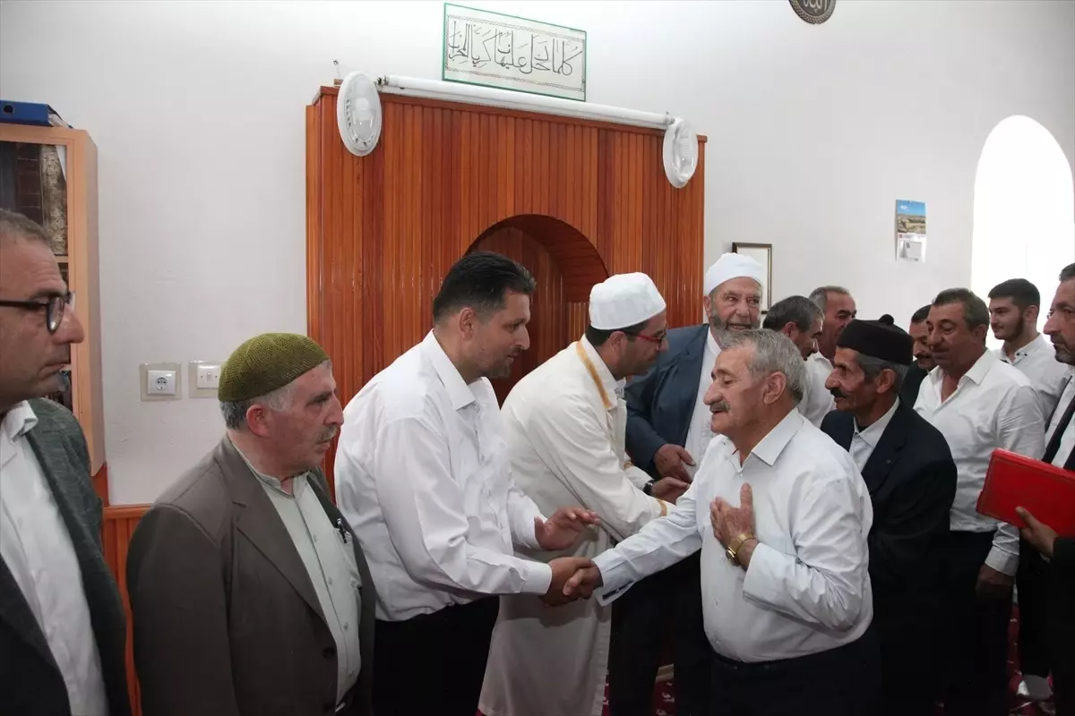 Ahlat\'ta Husumetli Aile Barıştı