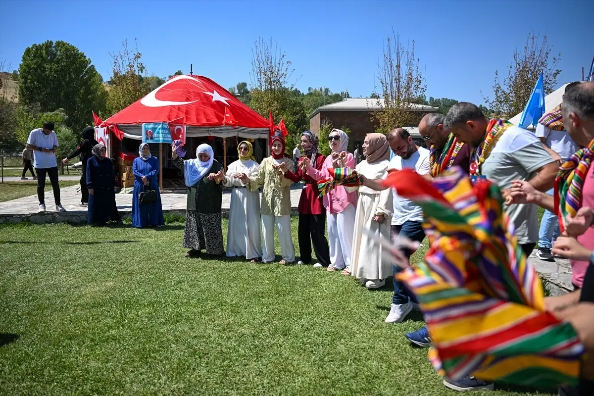 Ahlat\'ta Malazgirt Zaferi Coşkusu