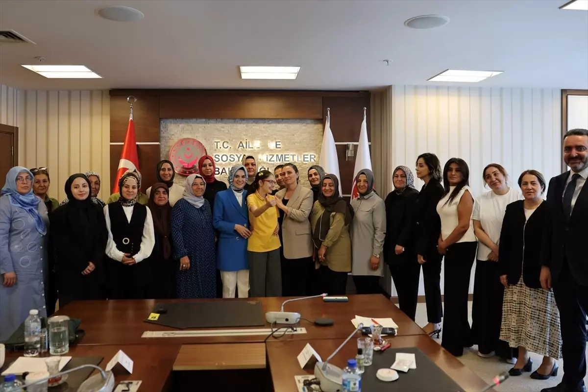 Aile ve Sosyal Hizmetler Bakanı Göktaş, şehit eşleriyle bir araya geldi