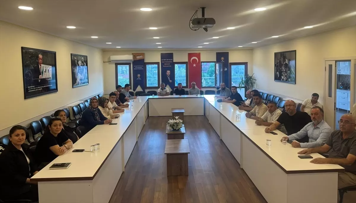 AK Parti Beypazarı\'nda Toplantı