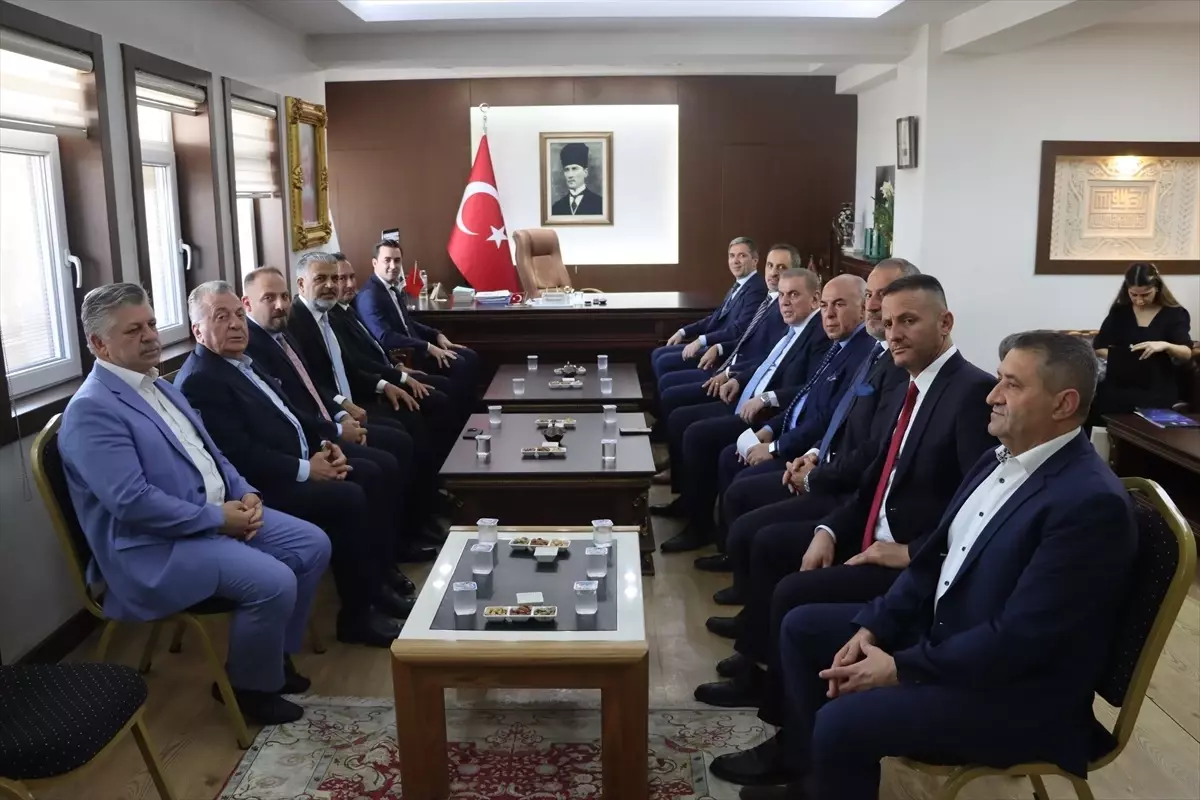 AK Parti Genel Başkan Yardımcısı Sırakaya, Mardin\'in Midyat ilçesinde ziyaretlerde bulundu