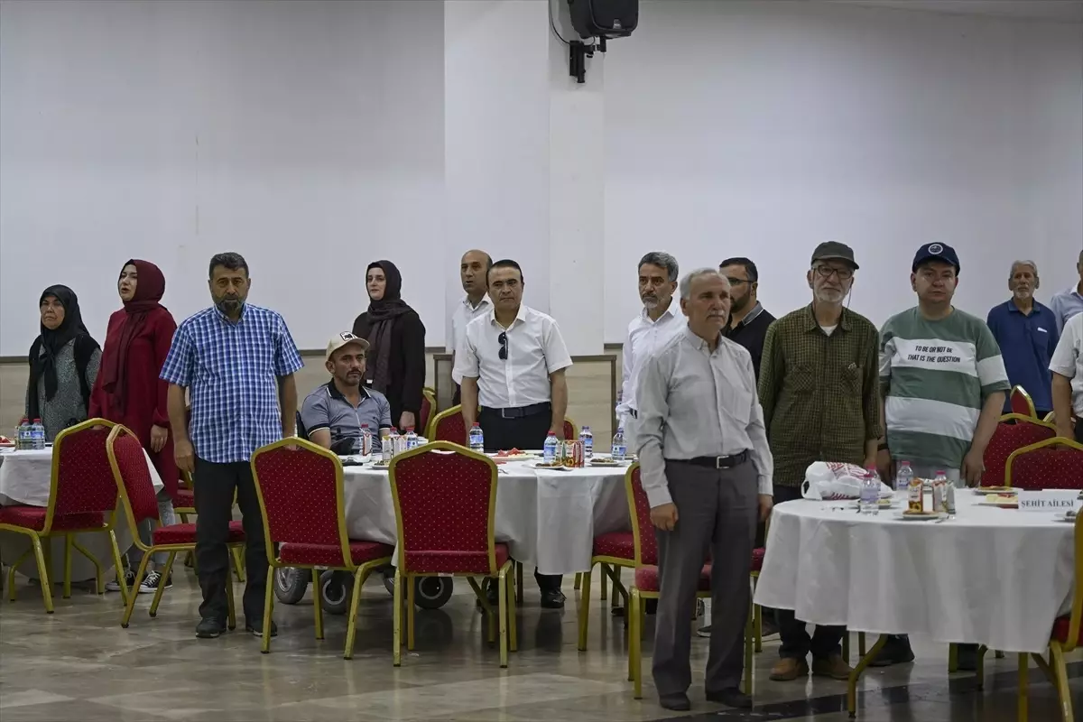 AK Parti Keçiören Kadın Kolları, 15 Temmuz Demokrasi ve Milli Birlik Günü programı düzenledi