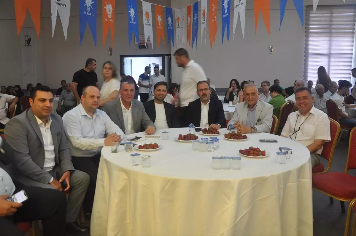 Ödemiş\'te AK Parti Danışma Toplantısı Yapıldı