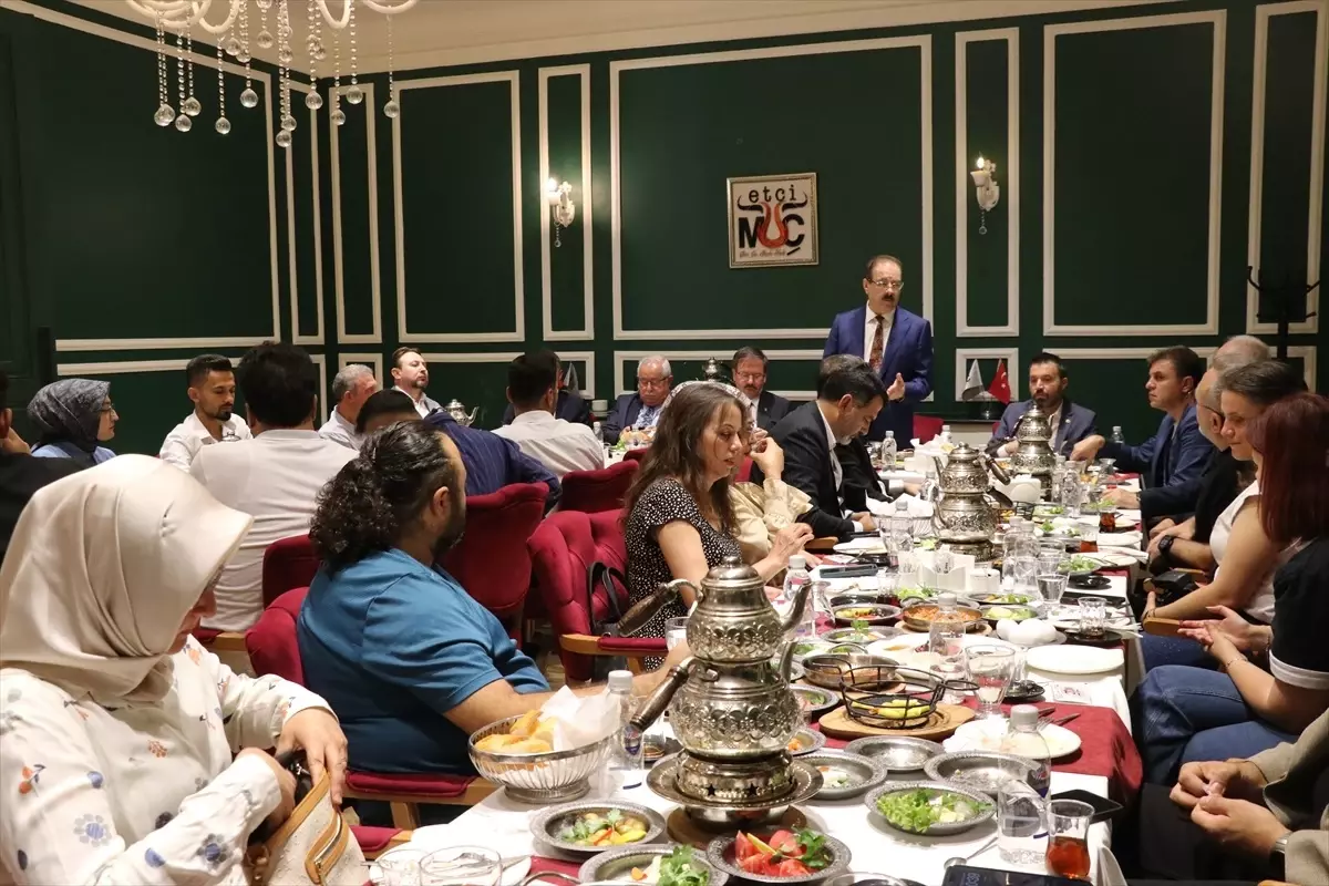 Milletvekilleri Yozgat\'ta Gazetecilerle Buluştu