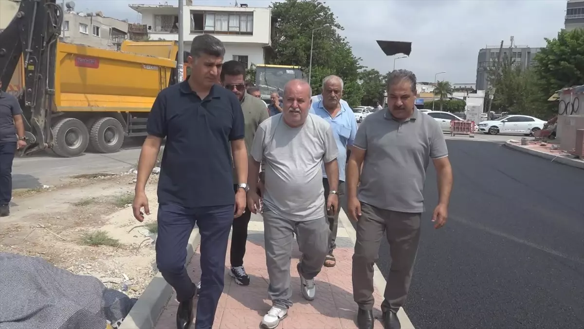 Mersin\'de Yol ve Kaldırım Yenileme Çalışmaları