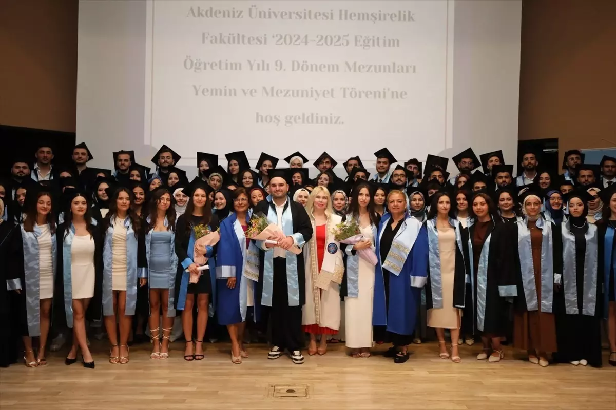 Akdeniz Üniversitesi\'nde Mezuniyet Töreni