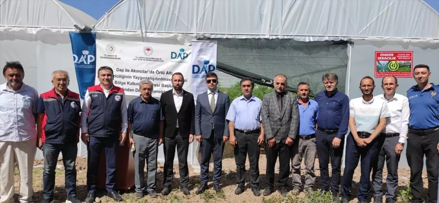 Akıncılar\'da Fideler Dağıtıldı