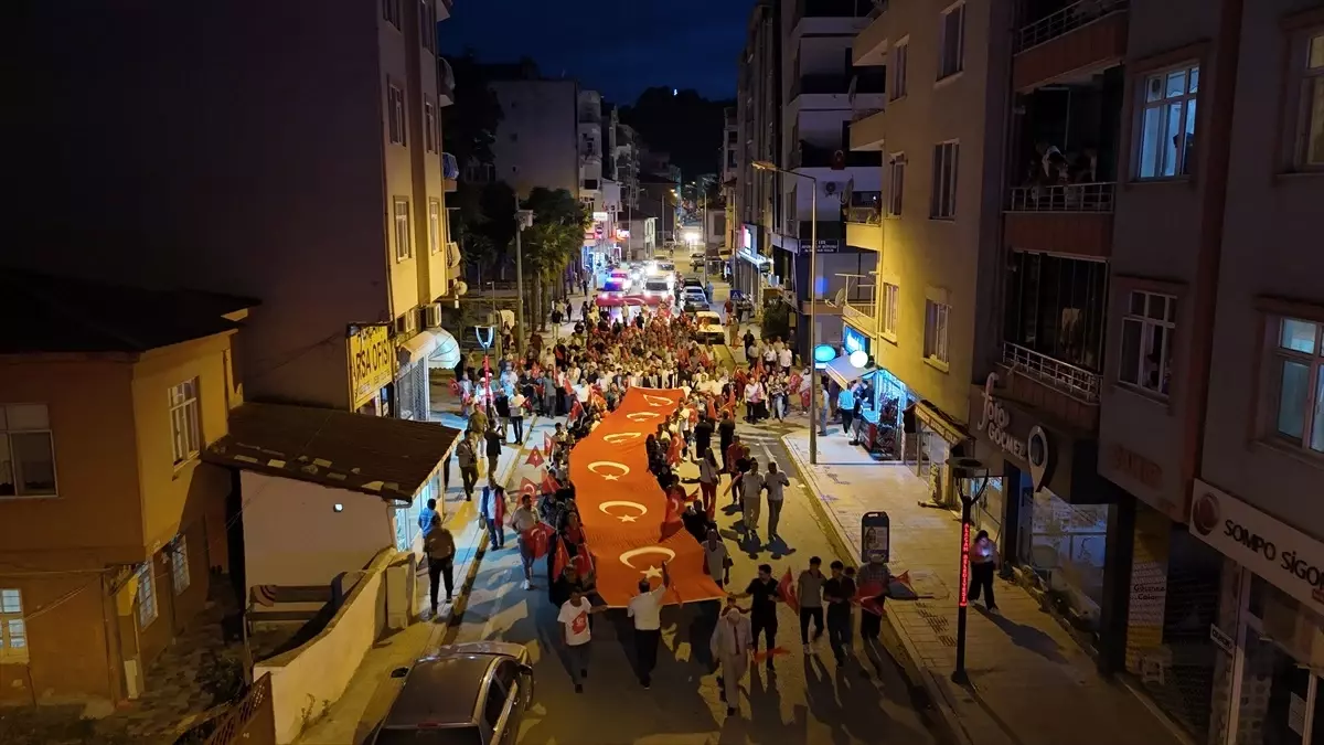 Alaçam\'da 15 Temmuz Yürüyüşü