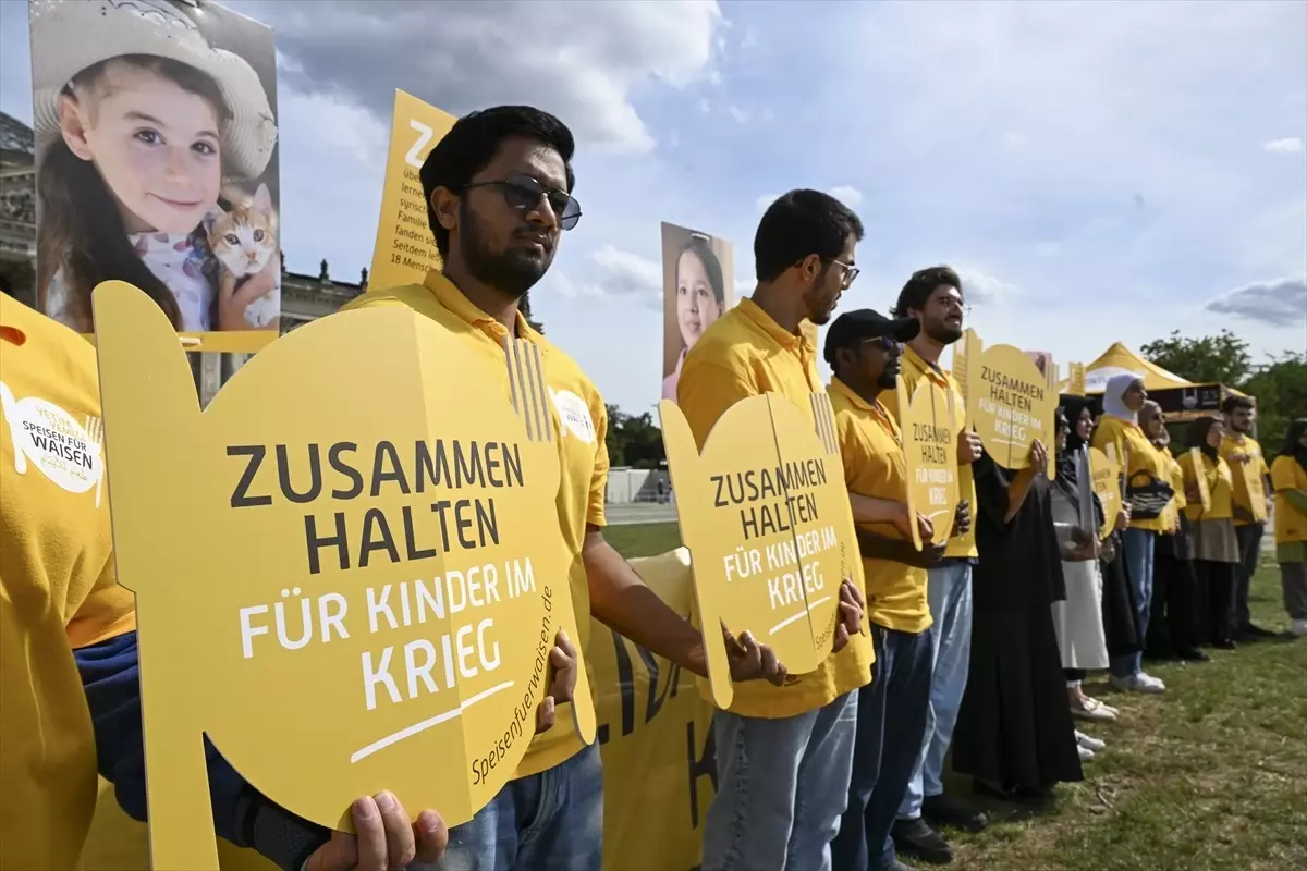 Berlin\'de Savaş Mağduru Çocuklar İçin Etkinlik