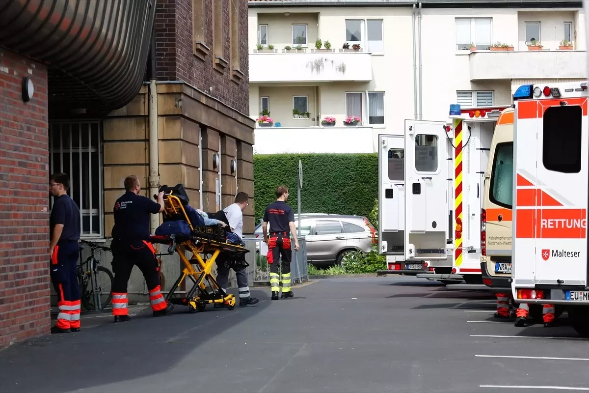 Köln\'de İkinci Dünya Savaşı Bombaları Nedeniyle 20 Bin Kişi Tahliye Edildi