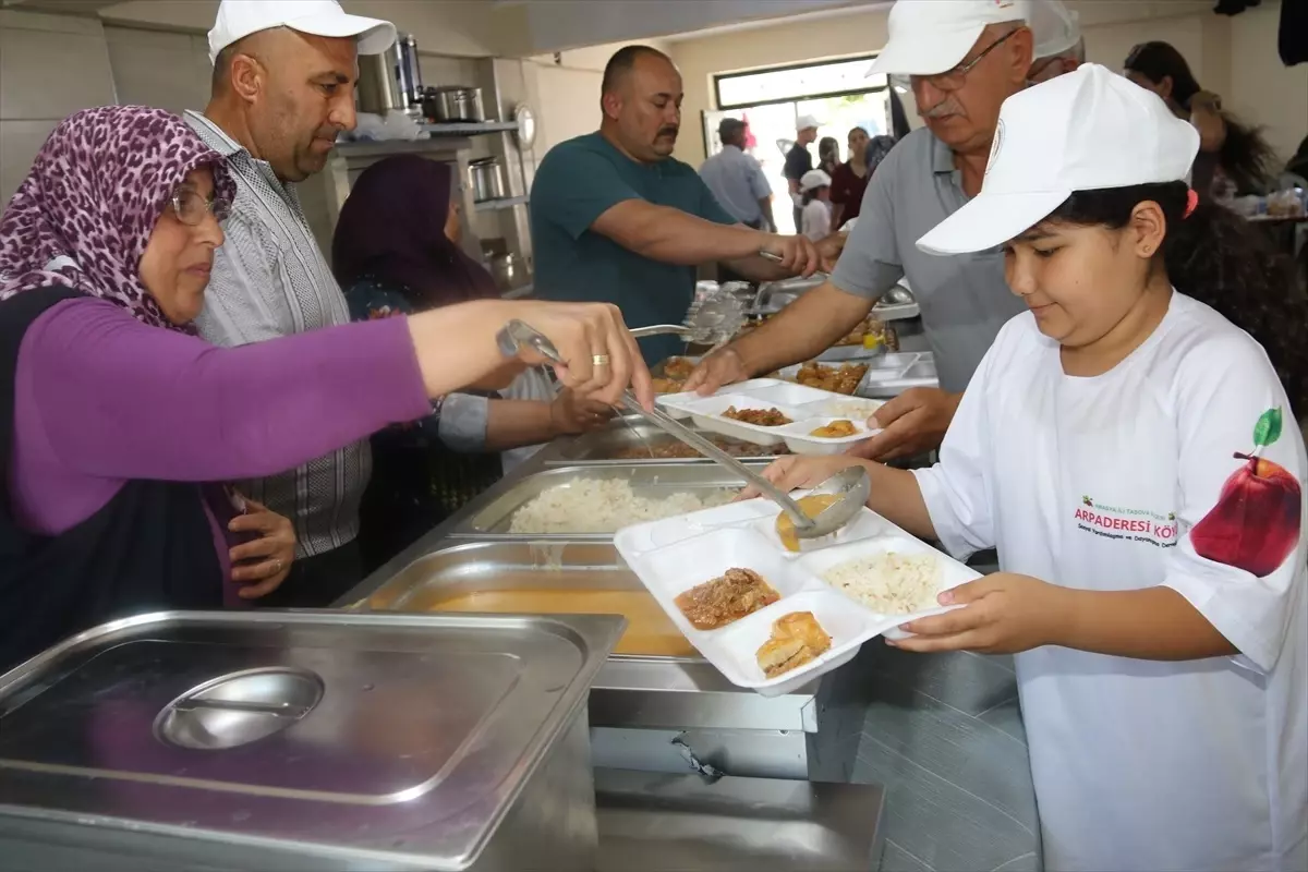 Amasya\'da köy derneği şehitler için mevlit okuttu