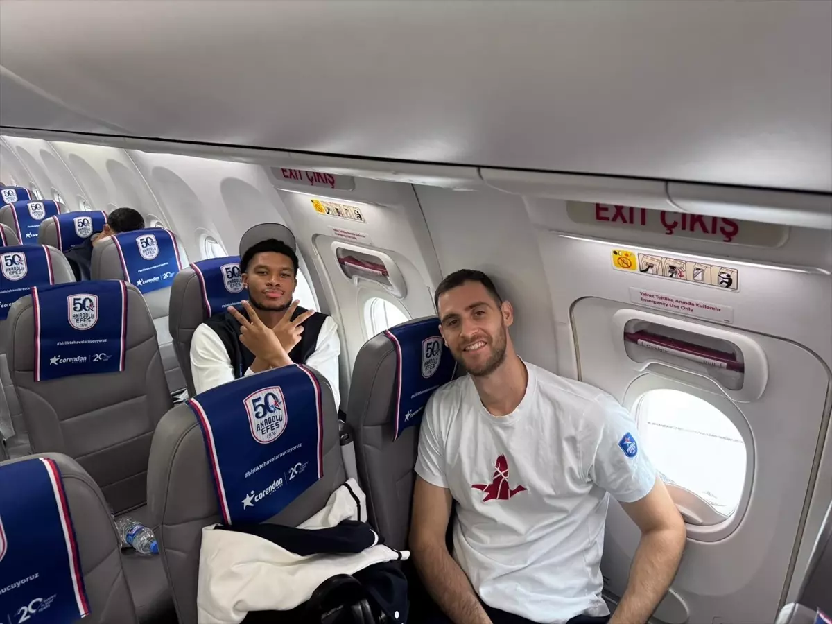 Corendon, Anadolu Efes\'in 50. Yıl Yolculuğunu Gerçekleştirdi