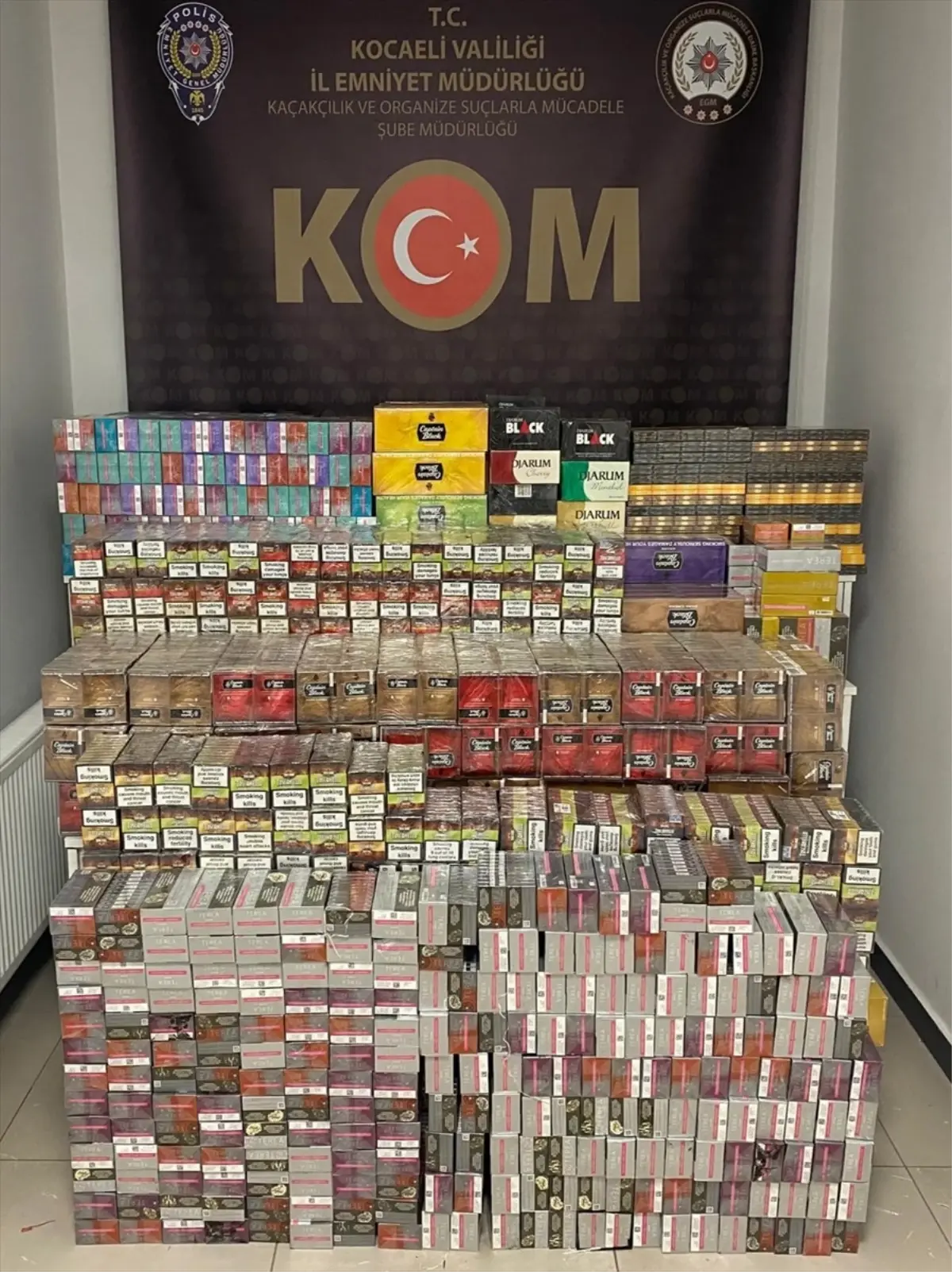 Kocaeli\'de Kaçak Sigara Operasyonu