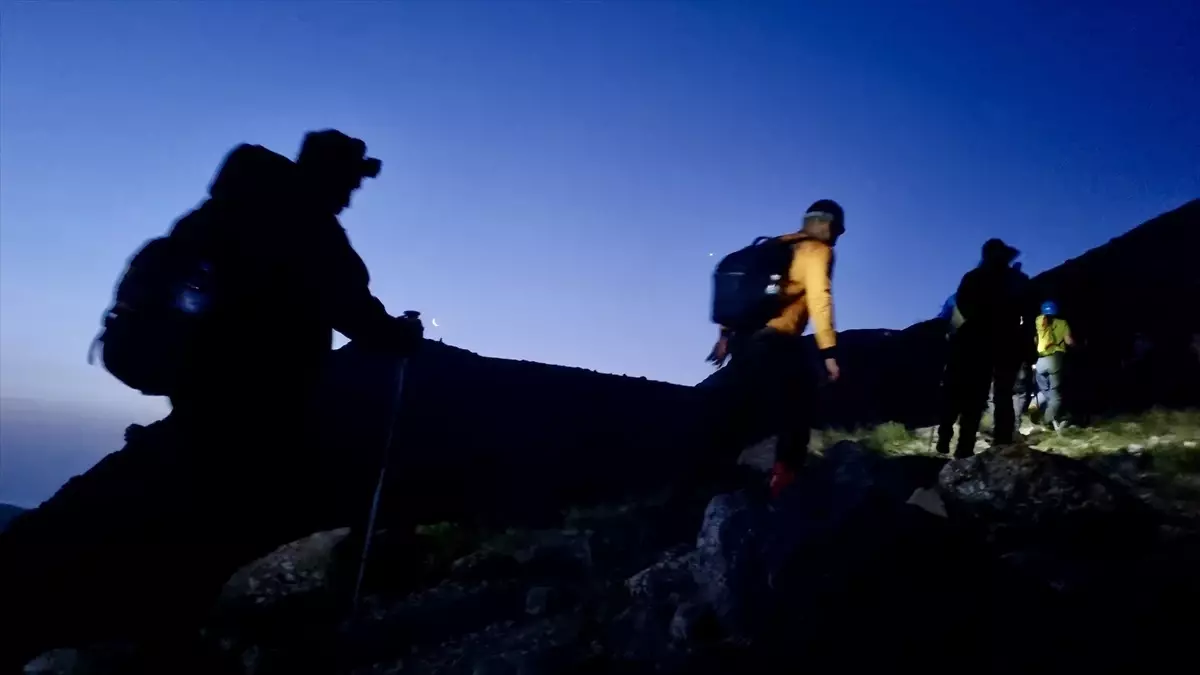 Dağcılar Dedegöl Zirvesi\'nde Buluştu